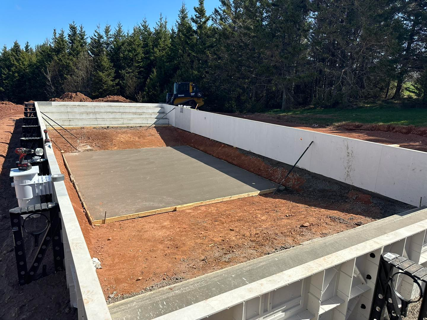 pool build in progress, vinyl liner pool, concrete pool